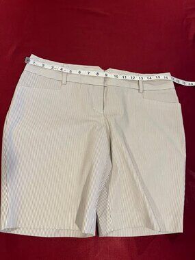 Express Design Studio Tan & White Shorts Size 8